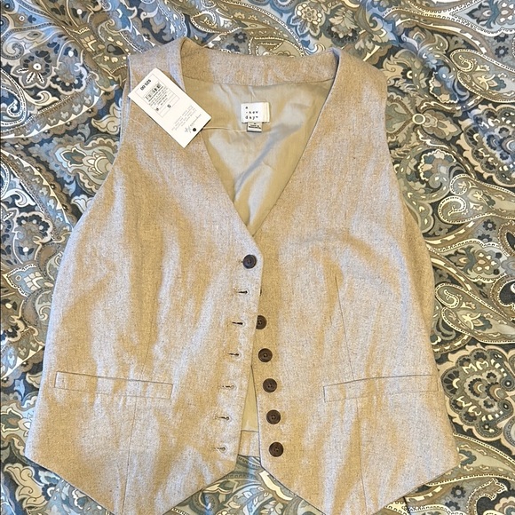 Tan Button-Up Vest - Picture 1 of 1